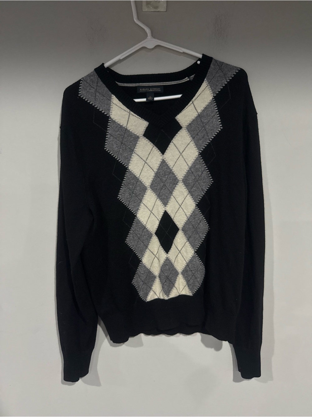 Banana Republic Sweater size medium men cashmere sweater Argyle Diamond